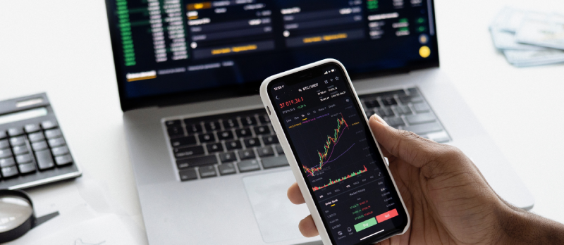 découvrez notre formation de trading payante, conçue pour vous accompagner dans l'apprentissage des stratégies efficaces et des outils essentiels pour réussir sur les marchés financiers. transformez vos connaissances en profits grâce à un accompagnement personnalisé et des ressources de qualité.