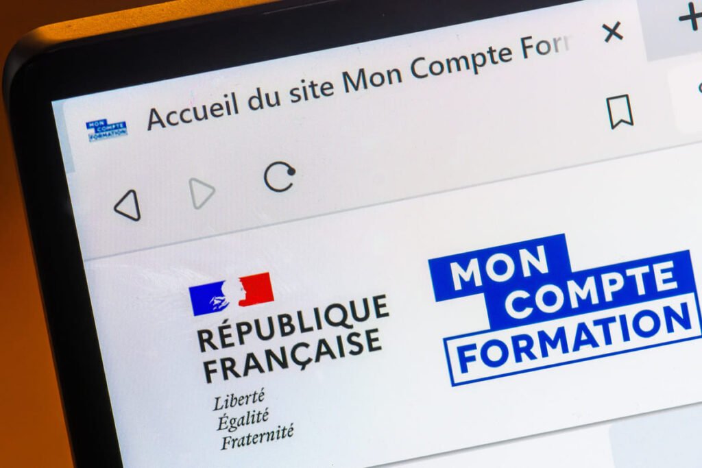 découvrez notre guide complet sur le compte formation trading : formez-vous aux techniques de trading, accédez à des ressources pédagogiques et améliorez vos compétences pour réussir sur les marchés financiers.