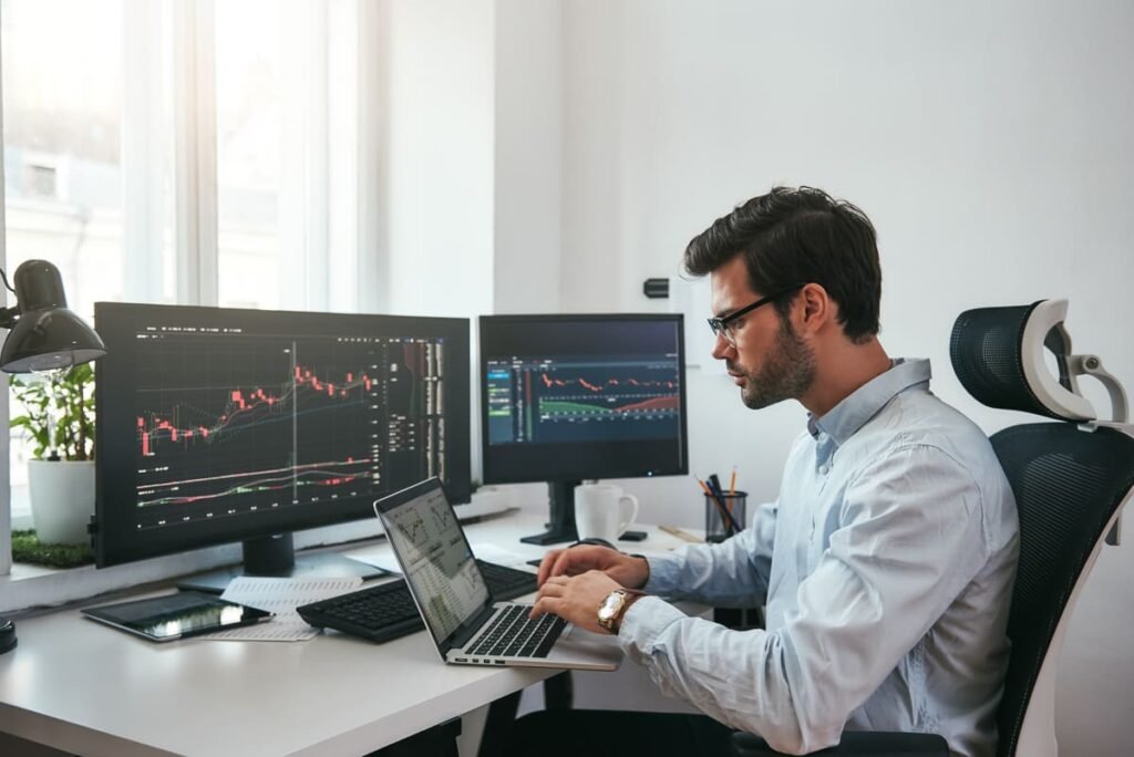 découvrez comment devenir expert en trading grâce à nos conseils pratiques, formations et stratégies éprouvées. transformez votre passion pour les marchés financiers en une carrière lucrative en maîtrisant les techniques essentielles du trading moderne.