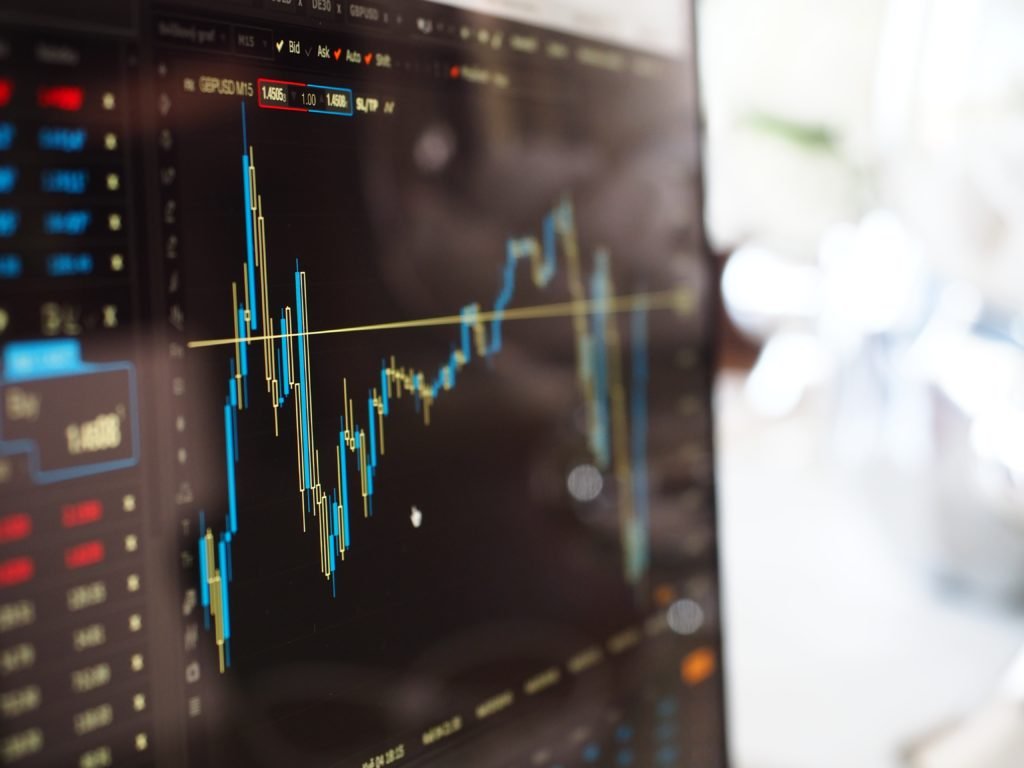 découvrez notre formation complète pour devenir trader. apprenez les stratégies de marché, l'analyse technique et la gestion des risques pour réussir dans le monde du trading. rejoignez-nous pour transformer votre passion pour les finances en carrière.